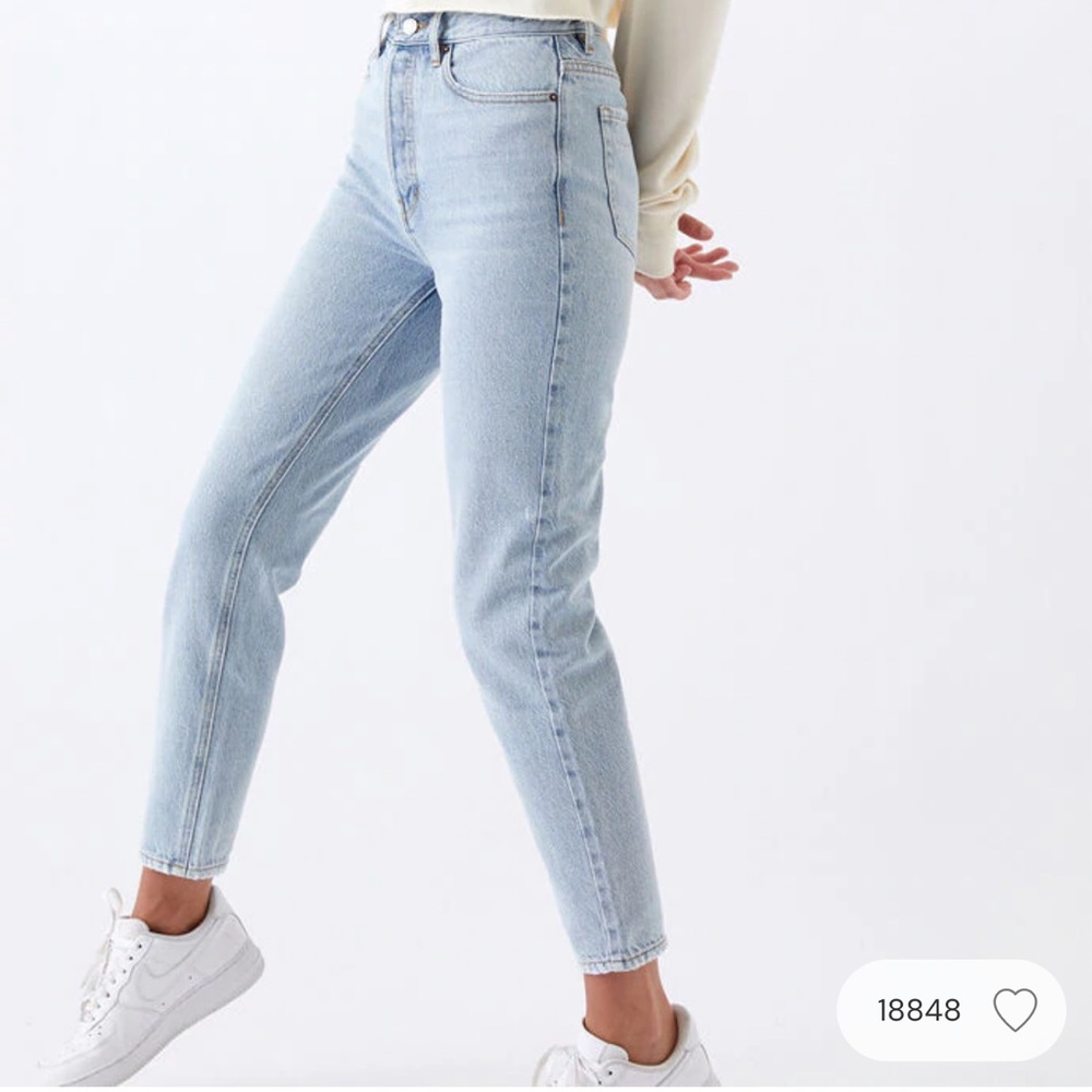 Ultra high waist slim fit mom jeans